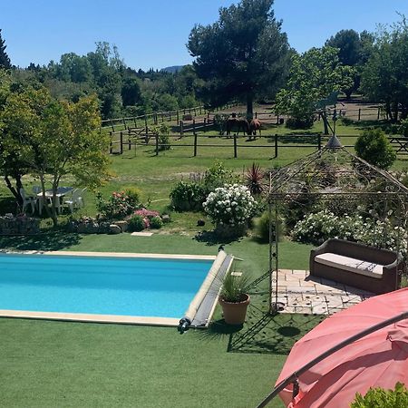 Brossard Bed & Breakfast Cavaillon Exterior photo